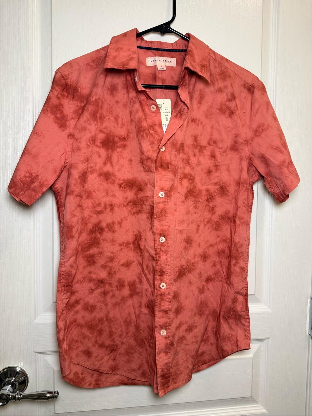 NWT Aeropostale Men’s Tie Dye Button Down Resort Shirt Salmon color Size S